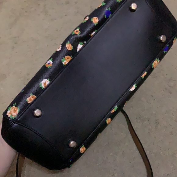 Margot Carryall in Tea Rose Floral Print - Picture 5 of 5